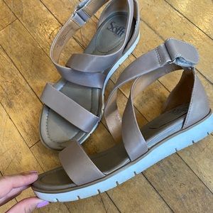 Comfy Neutral Sandal